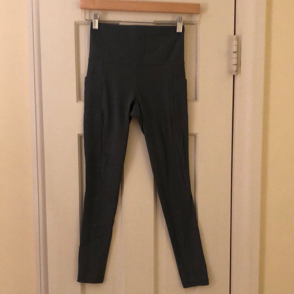 Athleta Salutation Stash Pocket II Tight - green